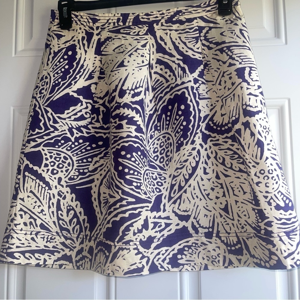 ❤️2/$15 or 3/$21❤️ Loft Purple/White Skirt, Size 4